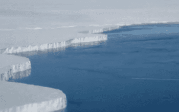 Image of the ice wall in Antarctica, believed by some to be the edge of the flat Earth
