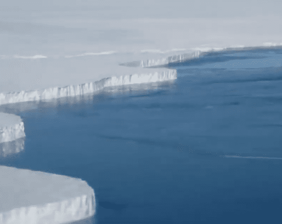 Image of the ice wall in Antarctica, believed by some to be the edge of the flat Earth