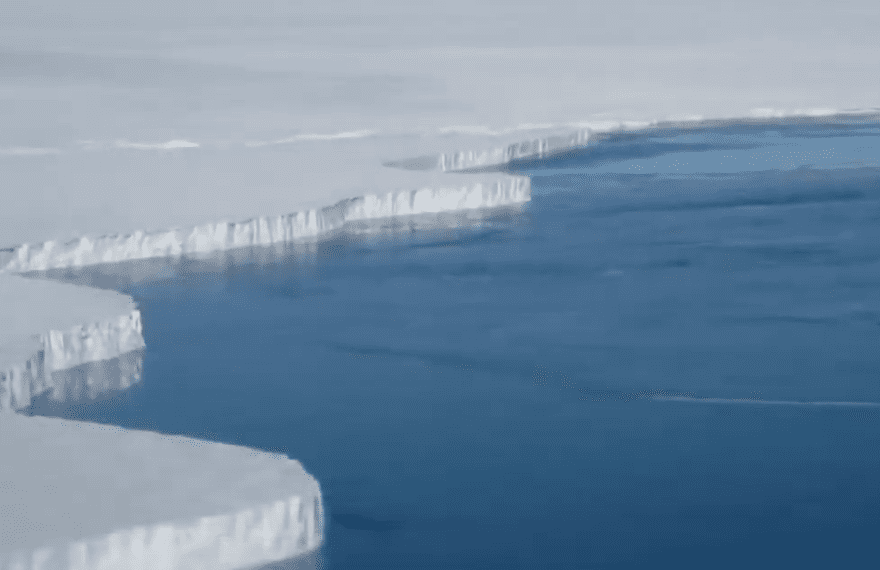 Image of the ice wall in Antarctica, believed by some to be the edge of the flat Earth