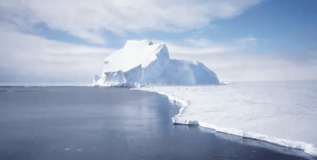 Image of the ice wall in Antarctica.