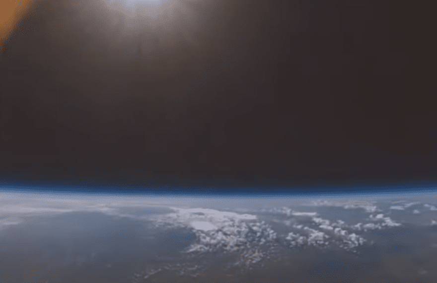 Flat horizon as seen from above, debunking the myth of a concave Earth.